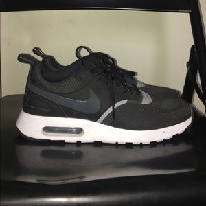 Women’s air maxes